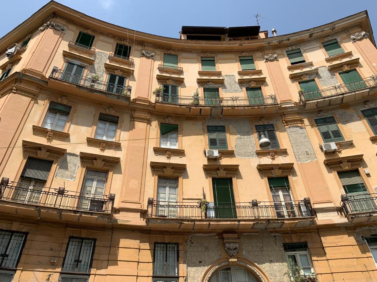 Bed and Breakfast Vivi A Napoli Екстер'єр фото