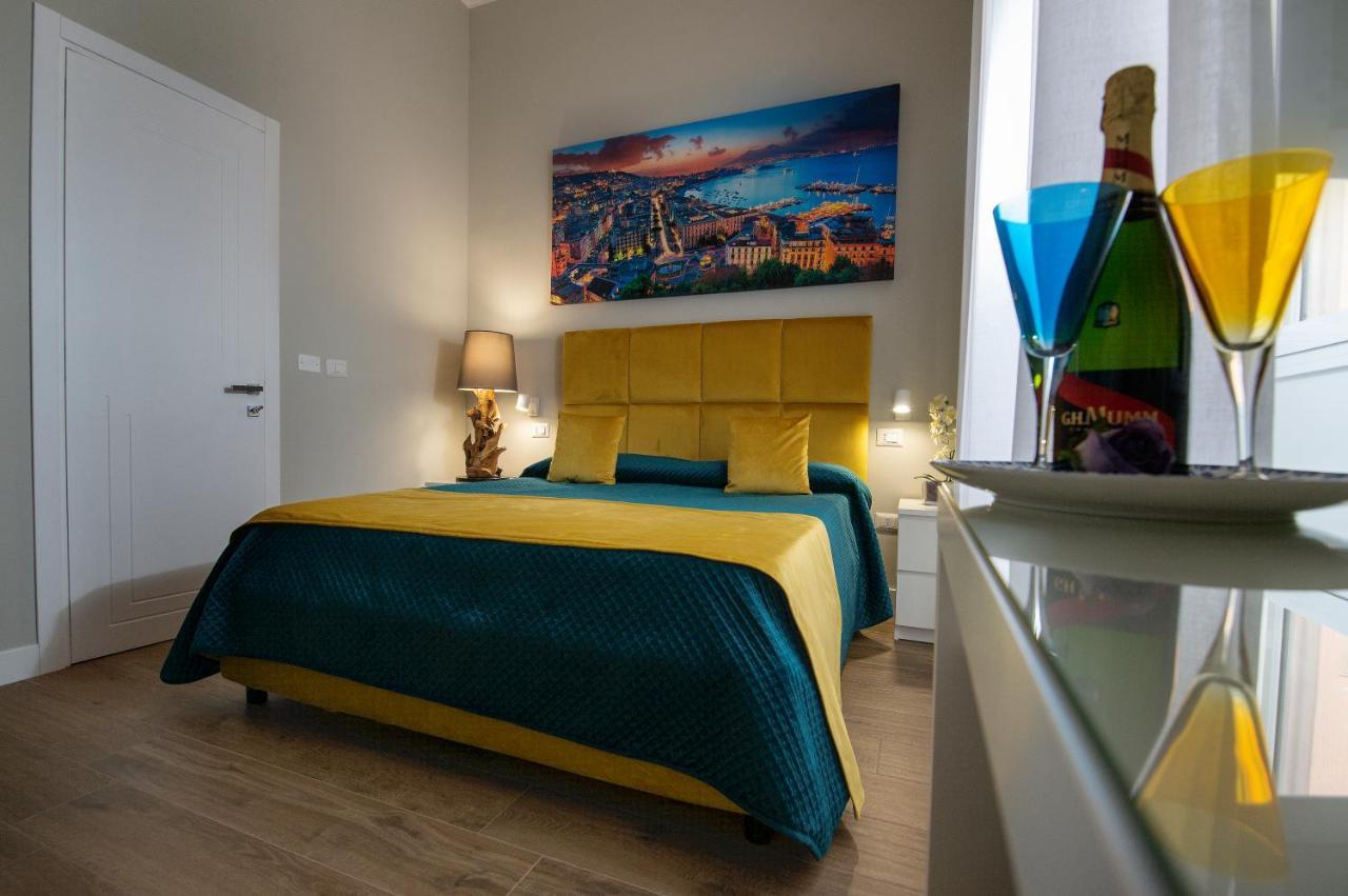 Bed and Breakfast Vivi A Napoli Екстер'єр фото
