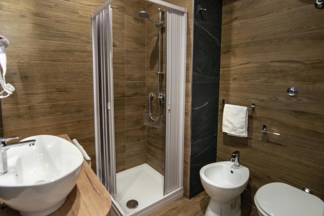 Bed and Breakfast Vivi A Napoli Екстер'єр фото