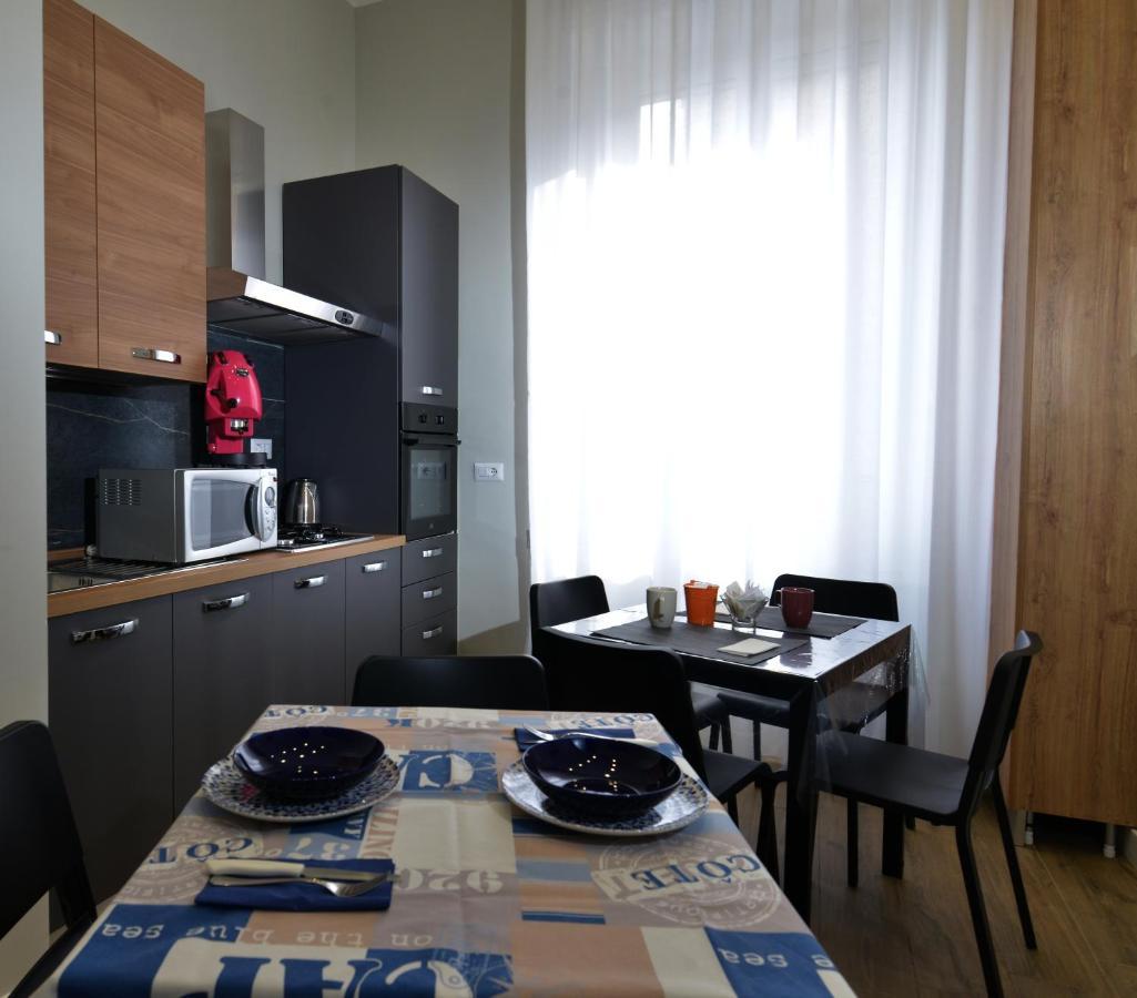 Bed and Breakfast Vivi A Napoli Екстер'єр фото