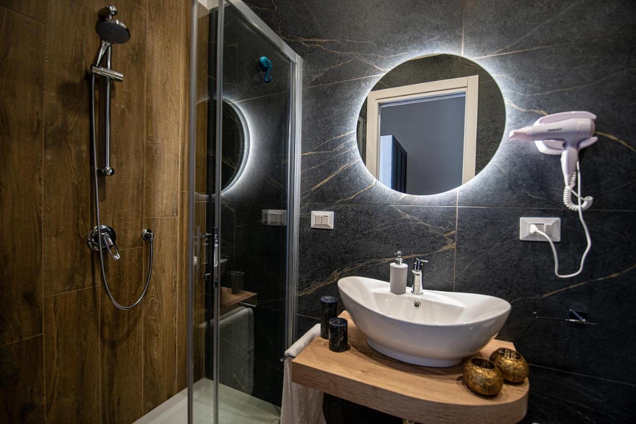 Bed and Breakfast Vivi A Napoli Екстер'єр фото