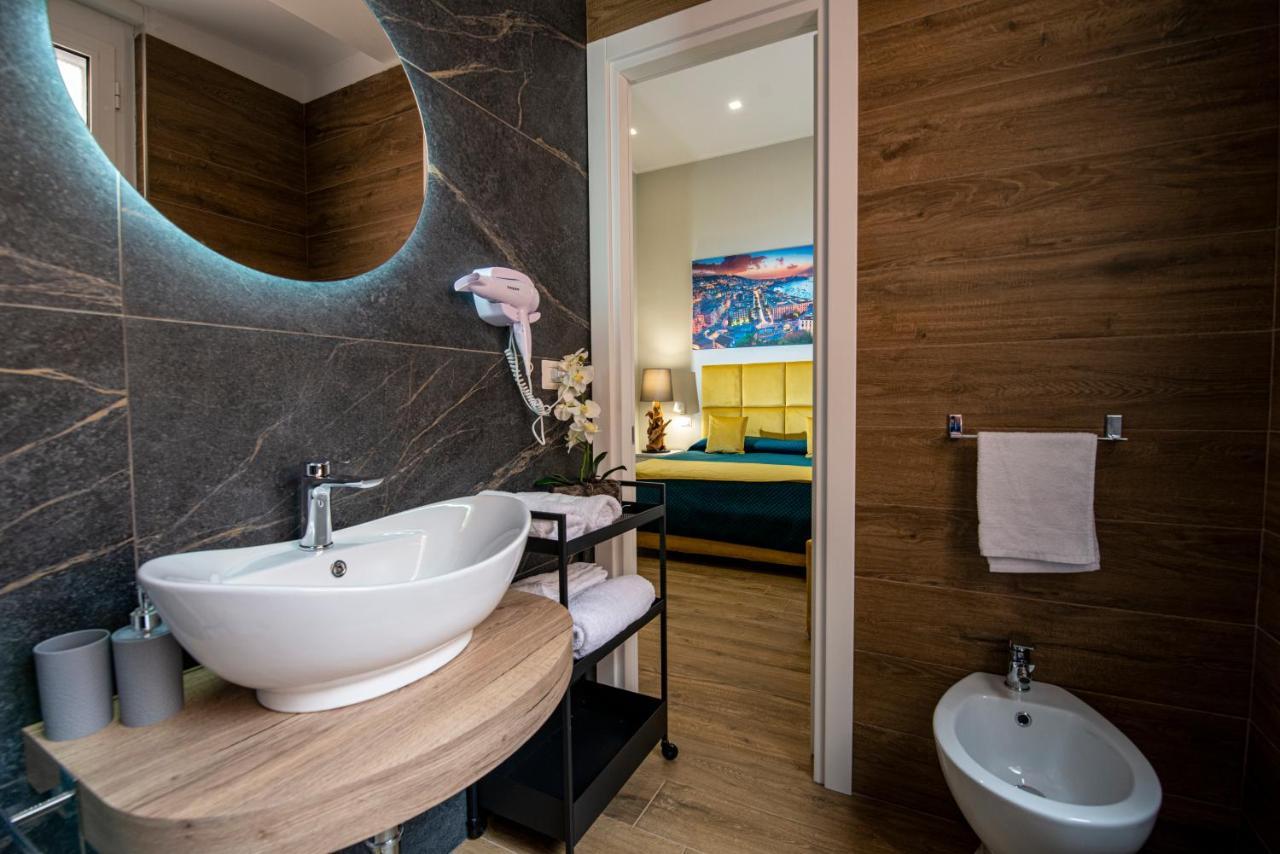 Bed and Breakfast Vivi A Napoli Екстер'єр фото