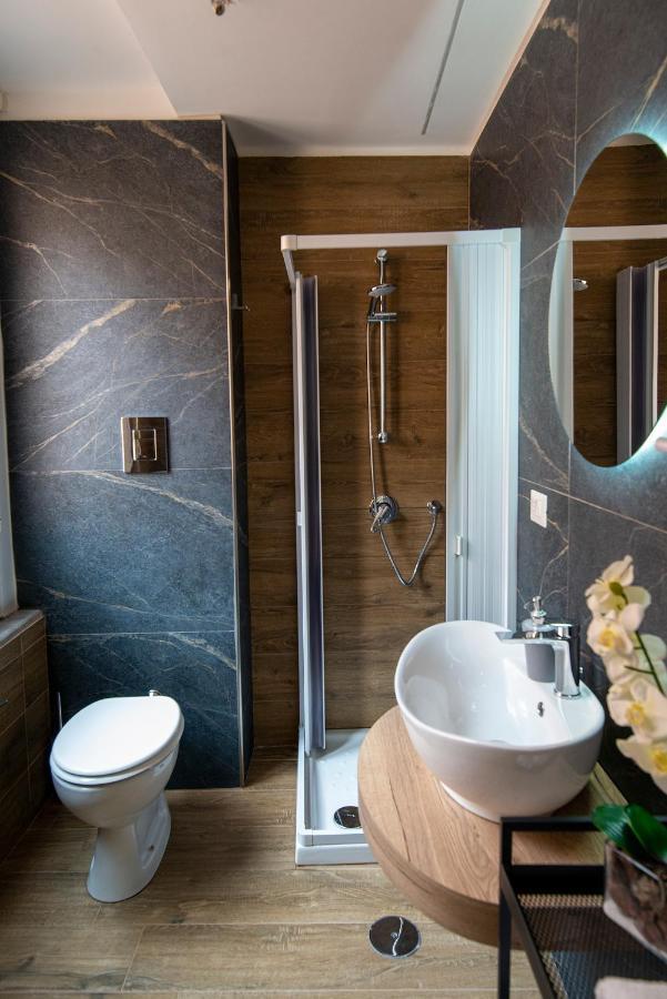 Bed and Breakfast Vivi A Napoli Екстер'єр фото