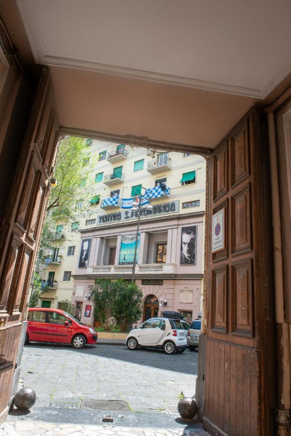 Bed and Breakfast Vivi A Napoli Екстер'єр фото