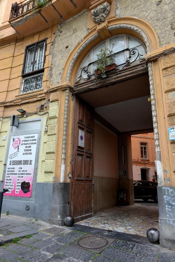 Bed and Breakfast Vivi A Napoli Екстер'єр фото